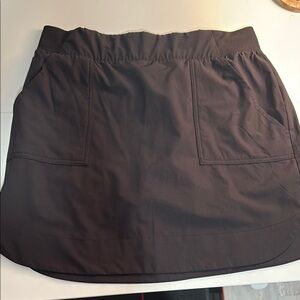 Chic Black Skirt with Pockets